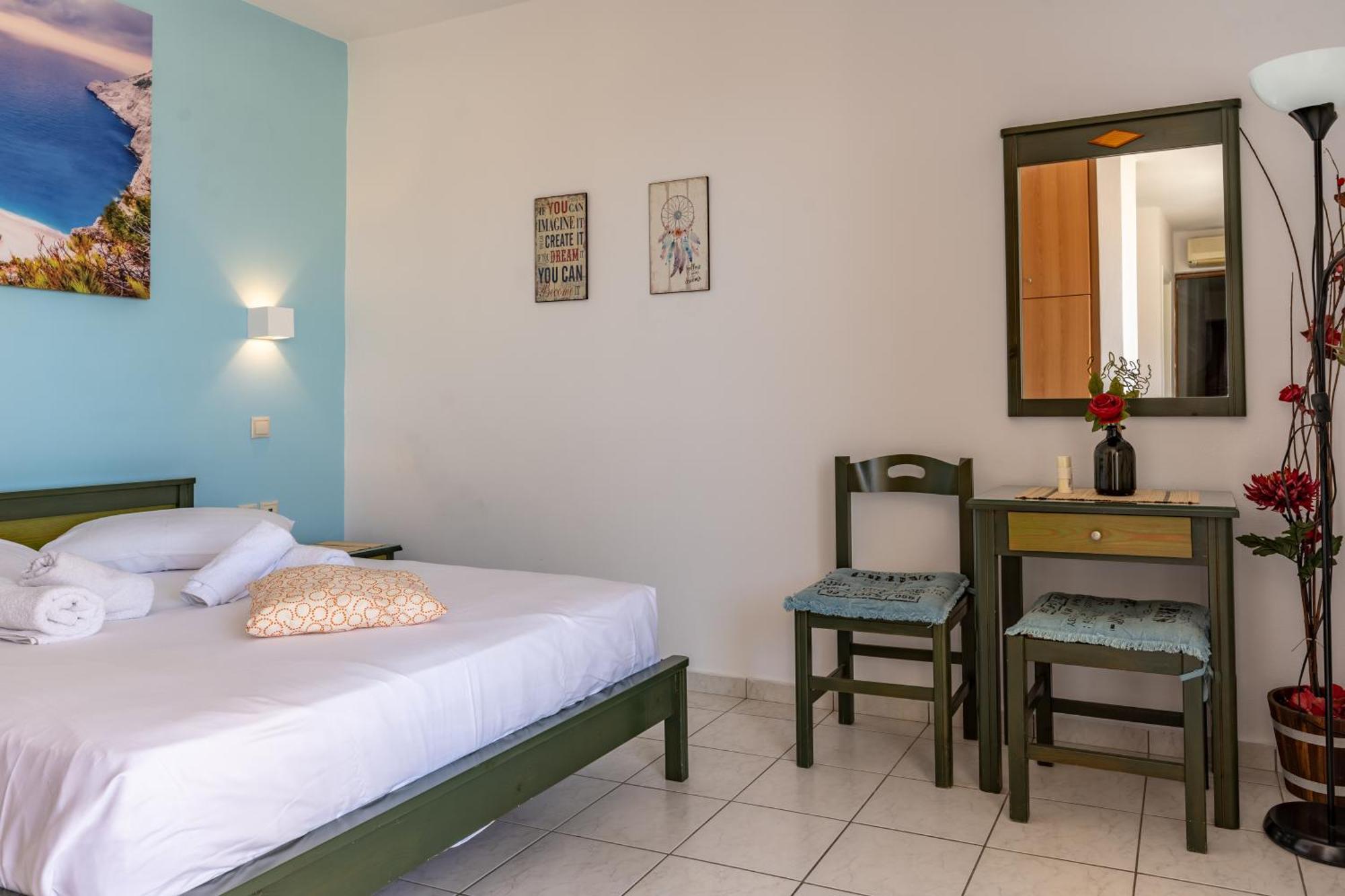 Seafront Spirit Apartments Zakynthos Town Quarto foto