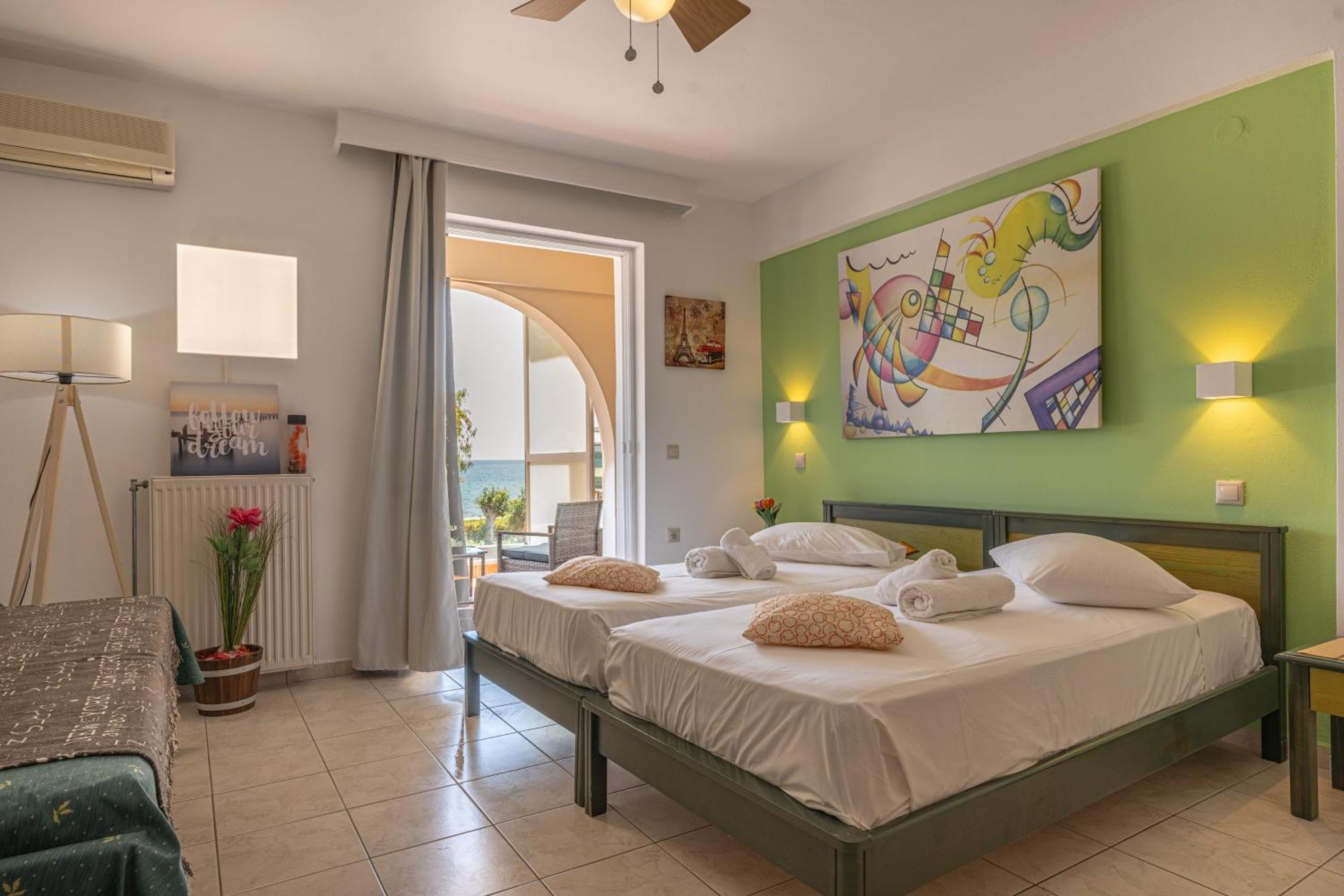 Seafront Spirit Apartments Zakynthos Town Quarto foto